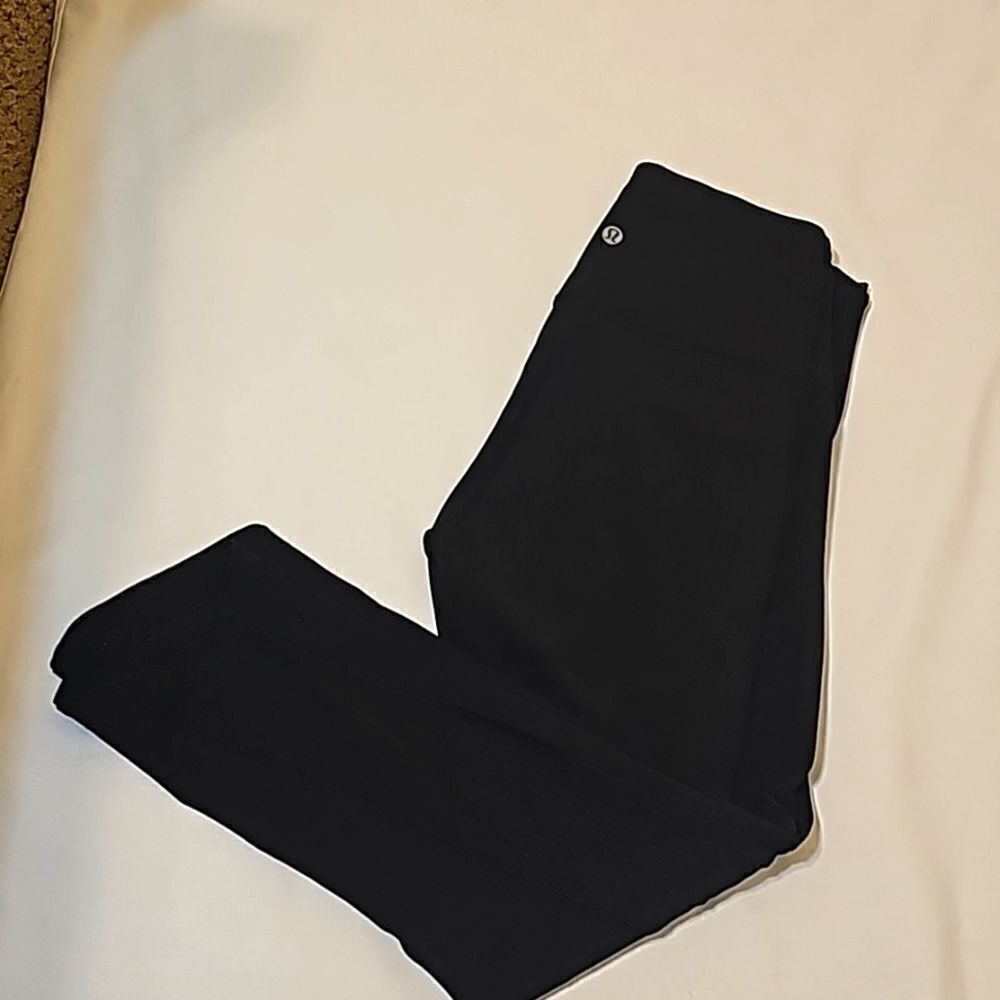 lululemon side Mesh, cropped Leggings Size 6